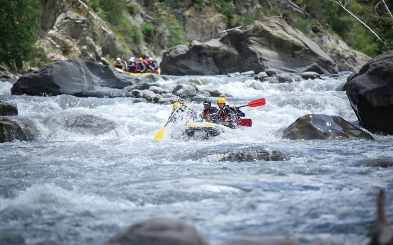 crazy-water-rafting-L2fjzuTVJuo-unsplash